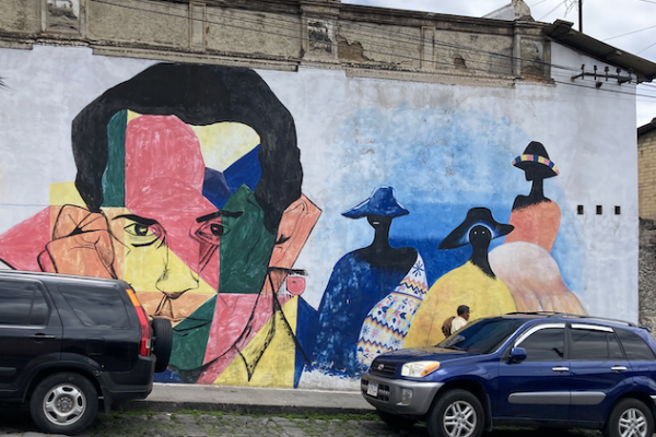 Street art seen on the way to Caras Alegres!